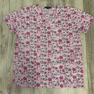 Cassandra O women’s medium scrub top